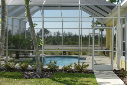 La serre de piscine : l'allié parfait pour les passionnés de baignade